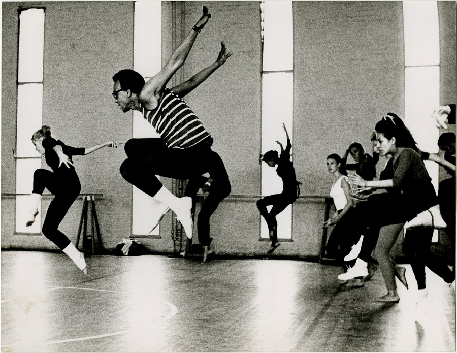 Donald McKayle teaching at the International Sommerakademie des Tanz in Köln, Germany.